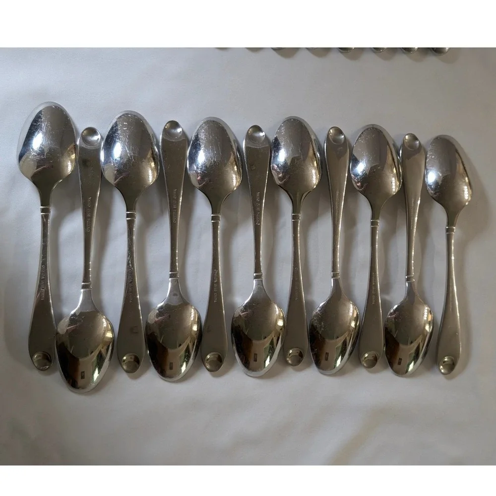 Oneida Silver Satin Garnet 18/10 Stainless Flatware Set 32 Random Pieces